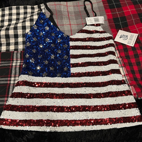 Beautiful sequence patriotic tank top - Picture 2 of 4